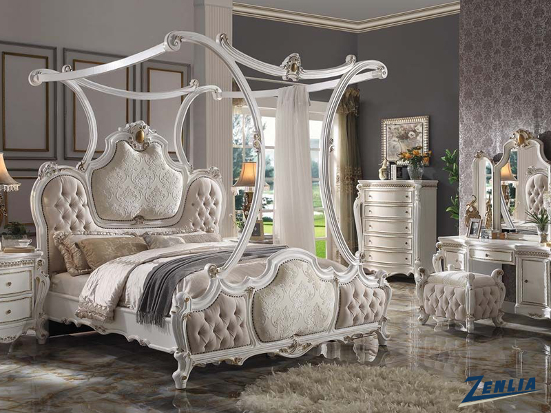 Pearl 2025 canopy bed
